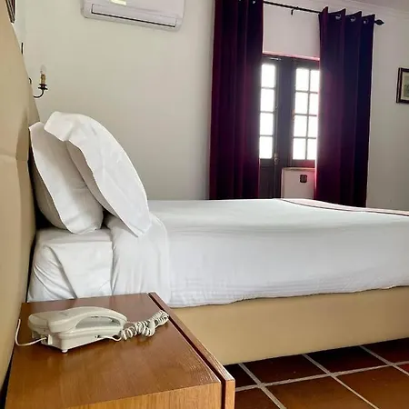 Hotel Rural A Coutada Atouguia Da Baleia